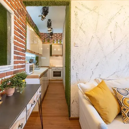 Апартаменты The Fairy Garden Top Center King Size 8ppl